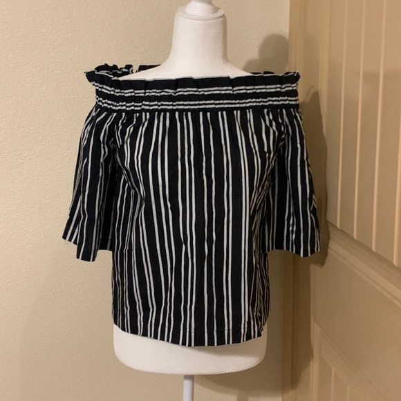 H&M Blouse - Picture 2 of 4